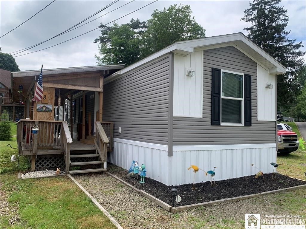 Property Photo:  8 Lawndale Road  NY 14757 