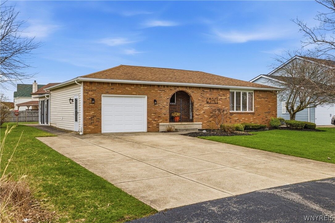 Property Photo: 6941 Rebecca Drive NY 14304