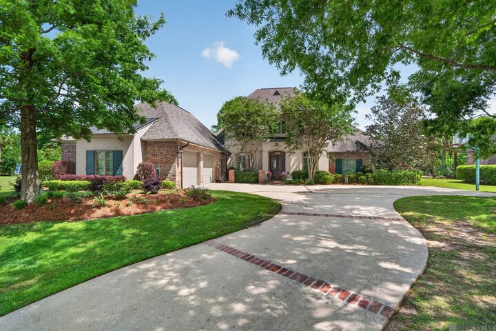 Property Photo: 19335 Bellerive Ct LA 70809