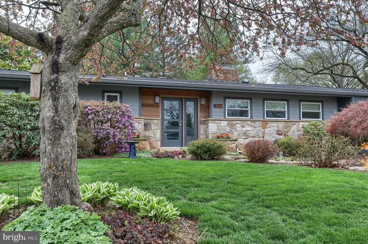 Property Photo:  324 Leearden Road  PA 17033 