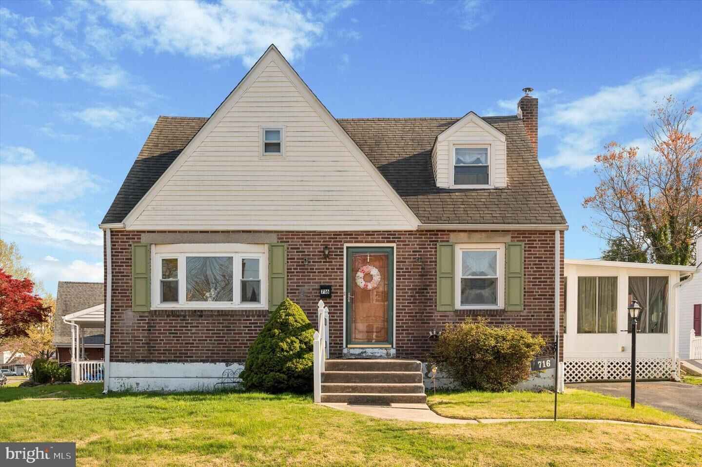 Property Photo: 716 Brooke Circle PA 19070