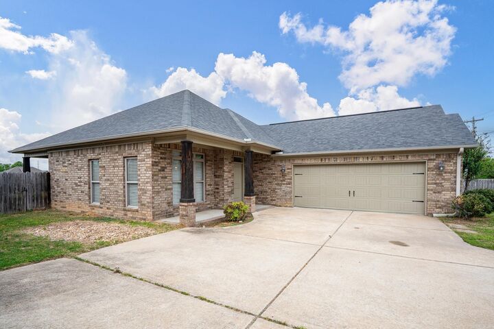 Property Photo:  1655 S Donaghey Avenue  AR 72034 