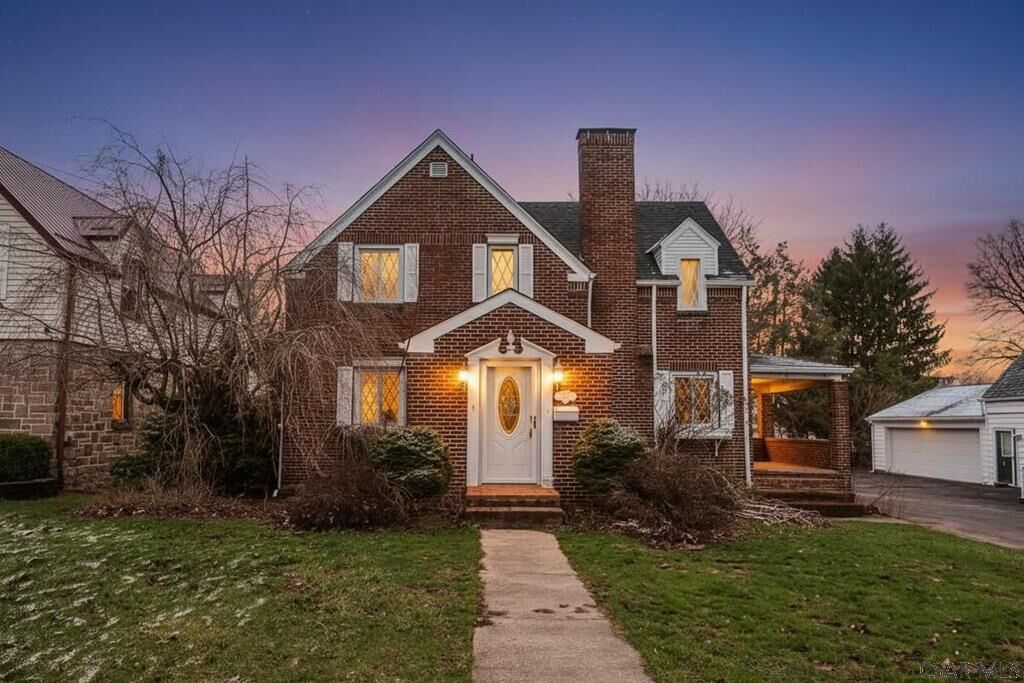Property Photo:  1724 Menoher Boulevard  PA 15905 