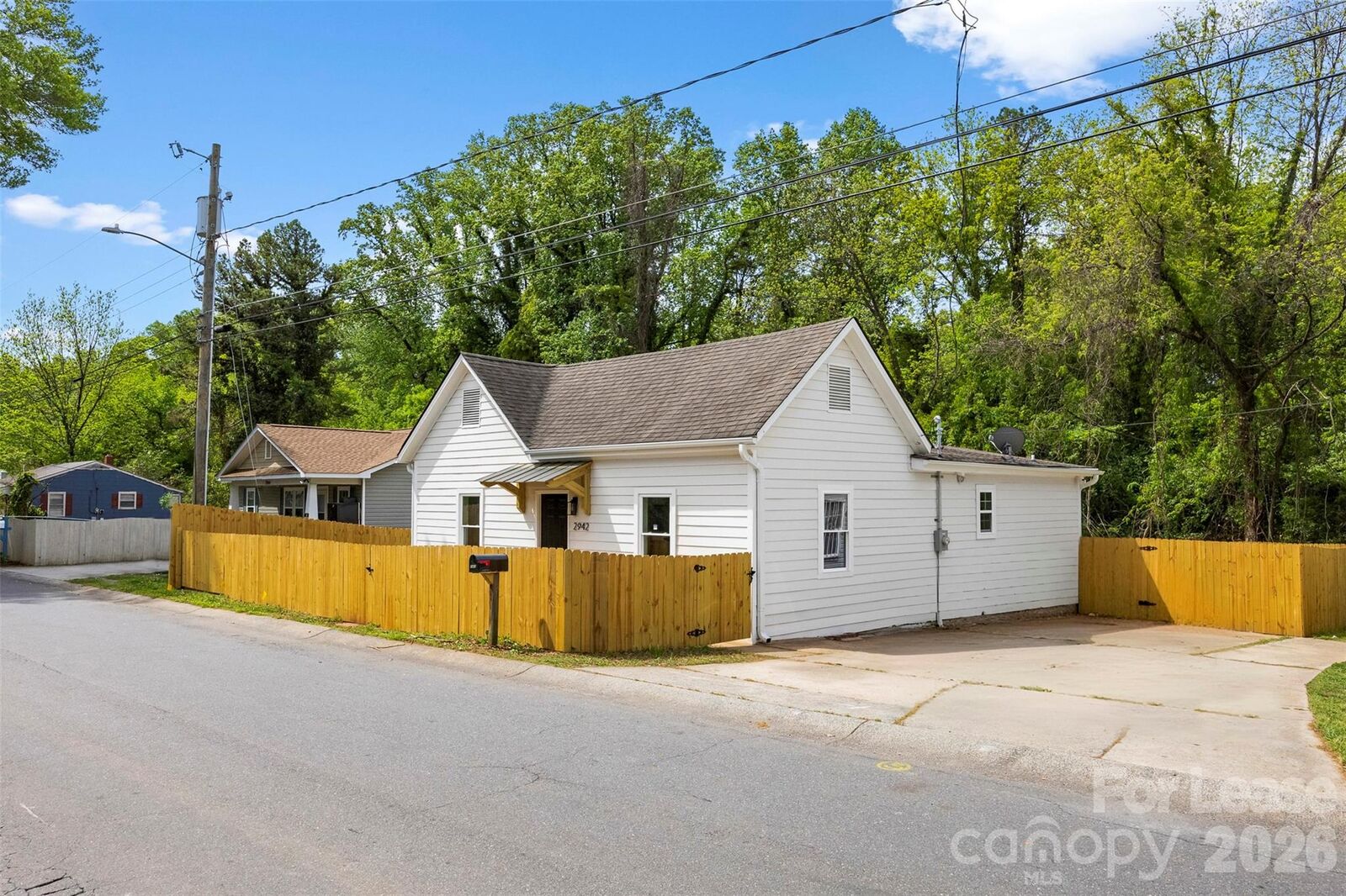 Property Photo:  2942 Reid Avenue  NC 28208 
