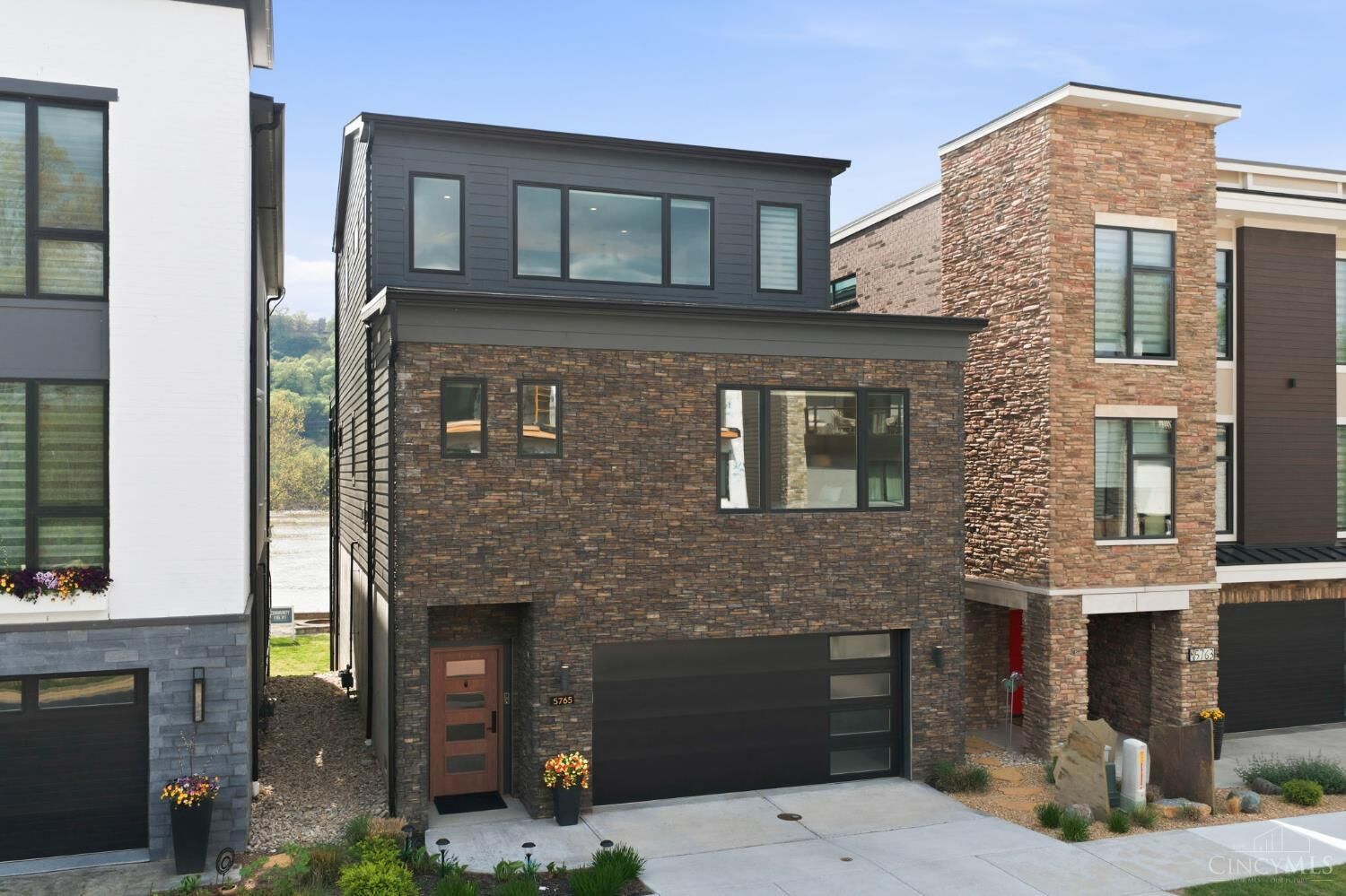 Property Photo: 5765 Sanctuary Place OH 45230