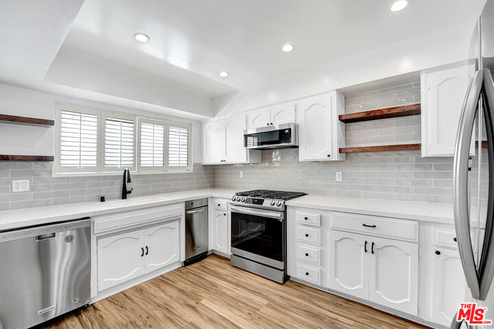 Property Photo:  4415 Saugus Ave  CA 91403 