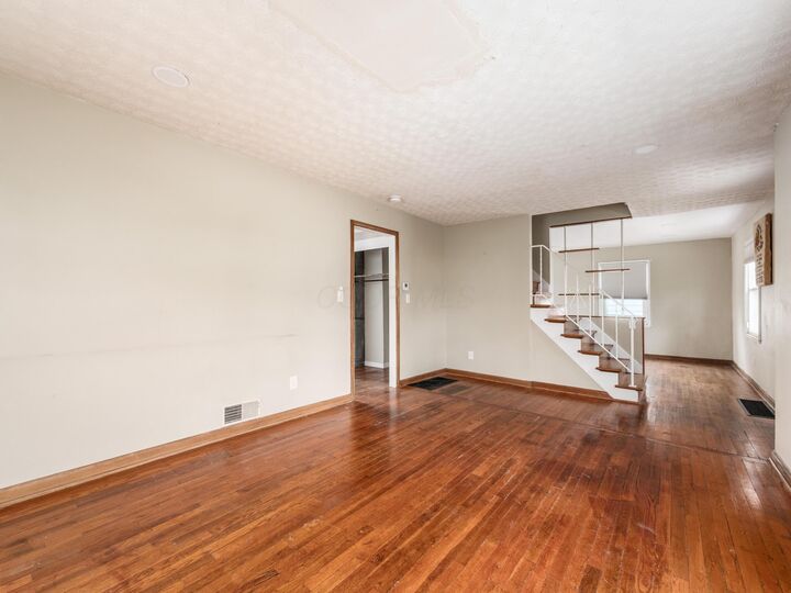 Property Photo:  1167 Duxberry Avenue  OH 43211 
