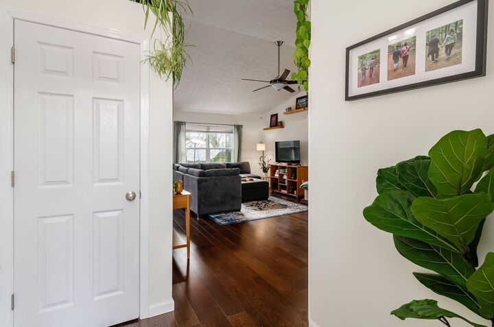 Property Photo: 2114 Stoneside Drive OH 43026