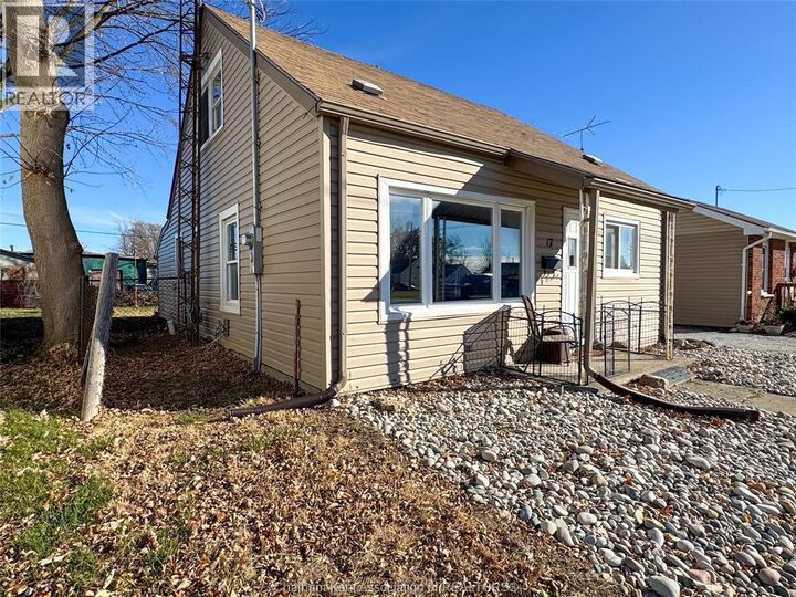 Property Photo:  17 McNaughton Avenue  ON N8A 1R7 