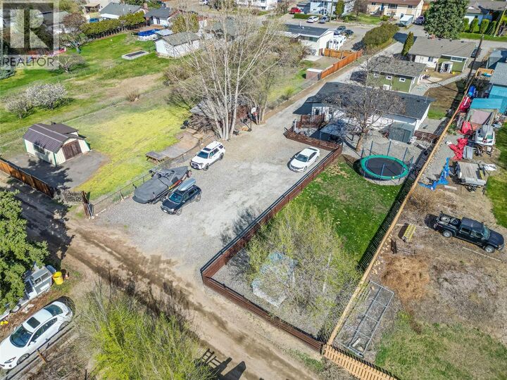Property Photo:  857 Mayne Road  BC V2B 6H4 