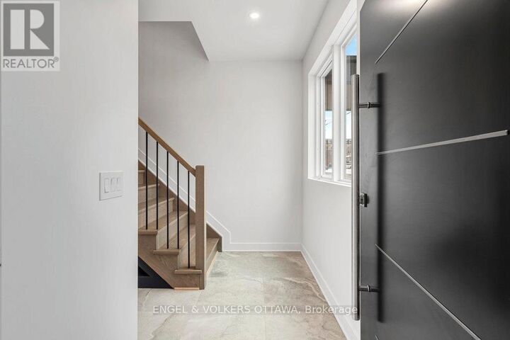 Property Photo:  71 Parent Avenue  ON K1N 0E6 