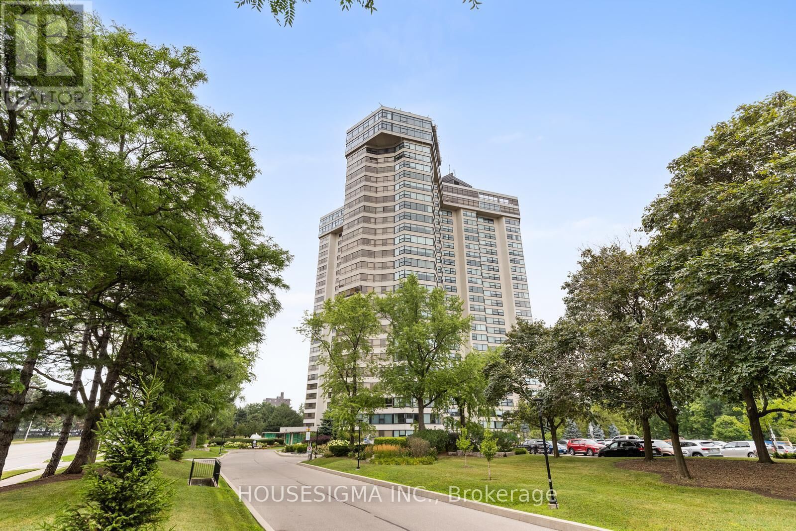 Property Photo:  1300 Bloor Street 2010  ON L4Y 3Z2 