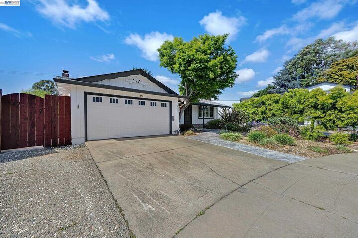 Property Photo:  25073 Belhaven St  CA 94545 