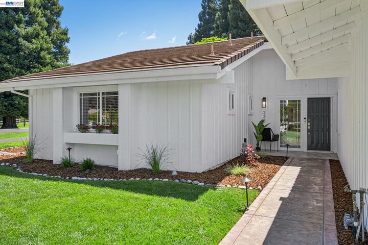Property Photo:  238 Delta Pl  CA 94526 