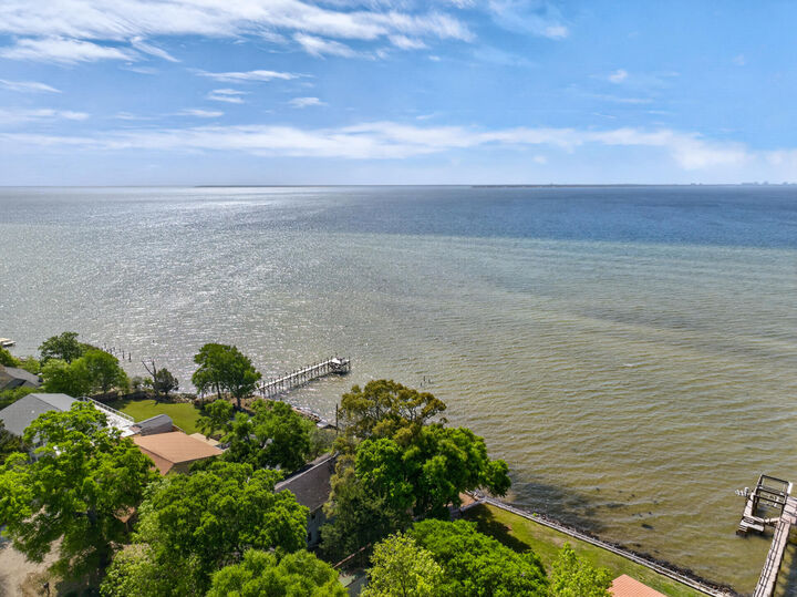 Property Photo: 13947 Fl-20 FL 32578