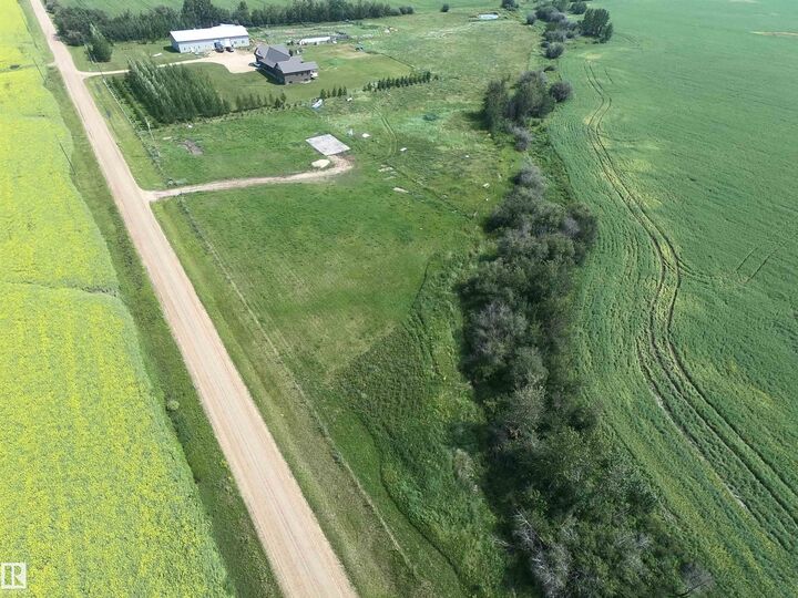 Property Photo:  26521 Twp Rd 584  AB T7P 2P6 