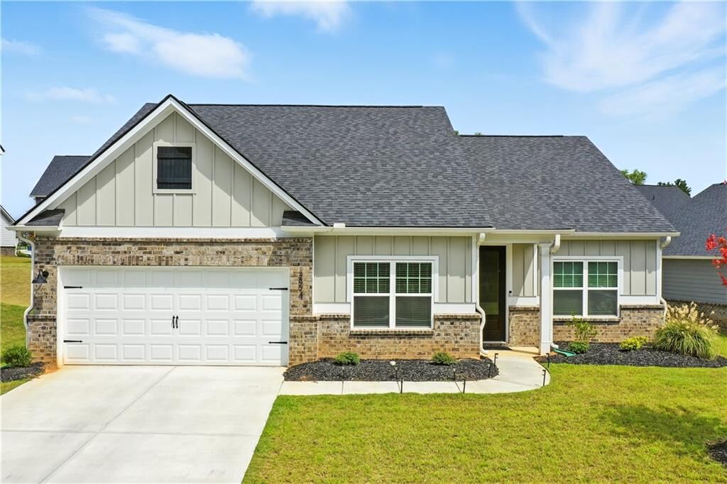 Property Photo:  3894 Saddle Bag Court  GA 30019 