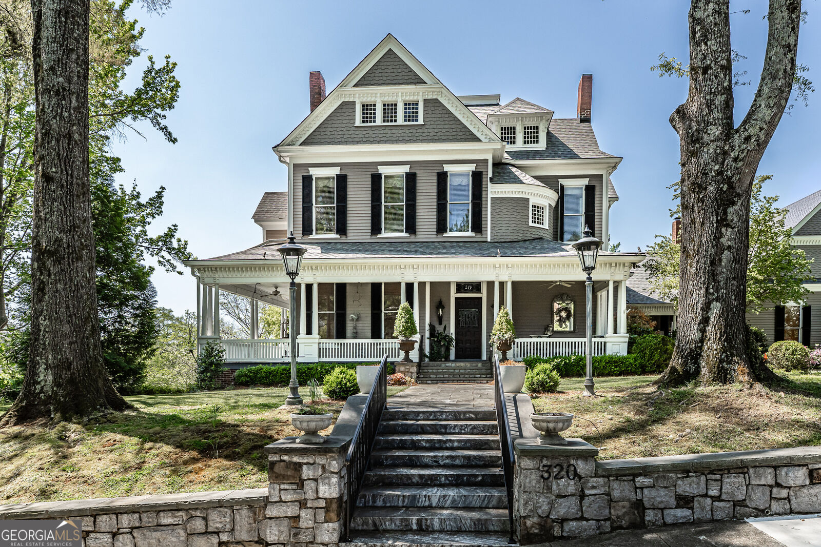 Property Photo: 320 E 3rd Avenue GA 30161