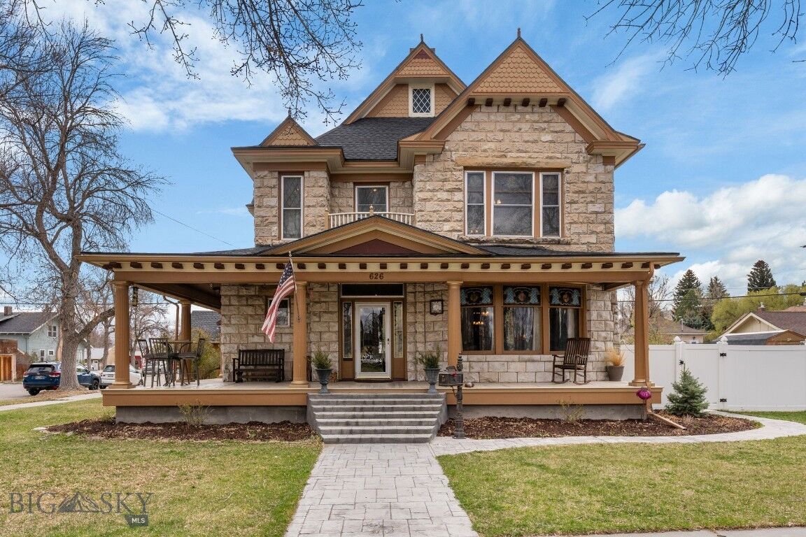 Property Photo: 626 S Pacific Street MT 59725