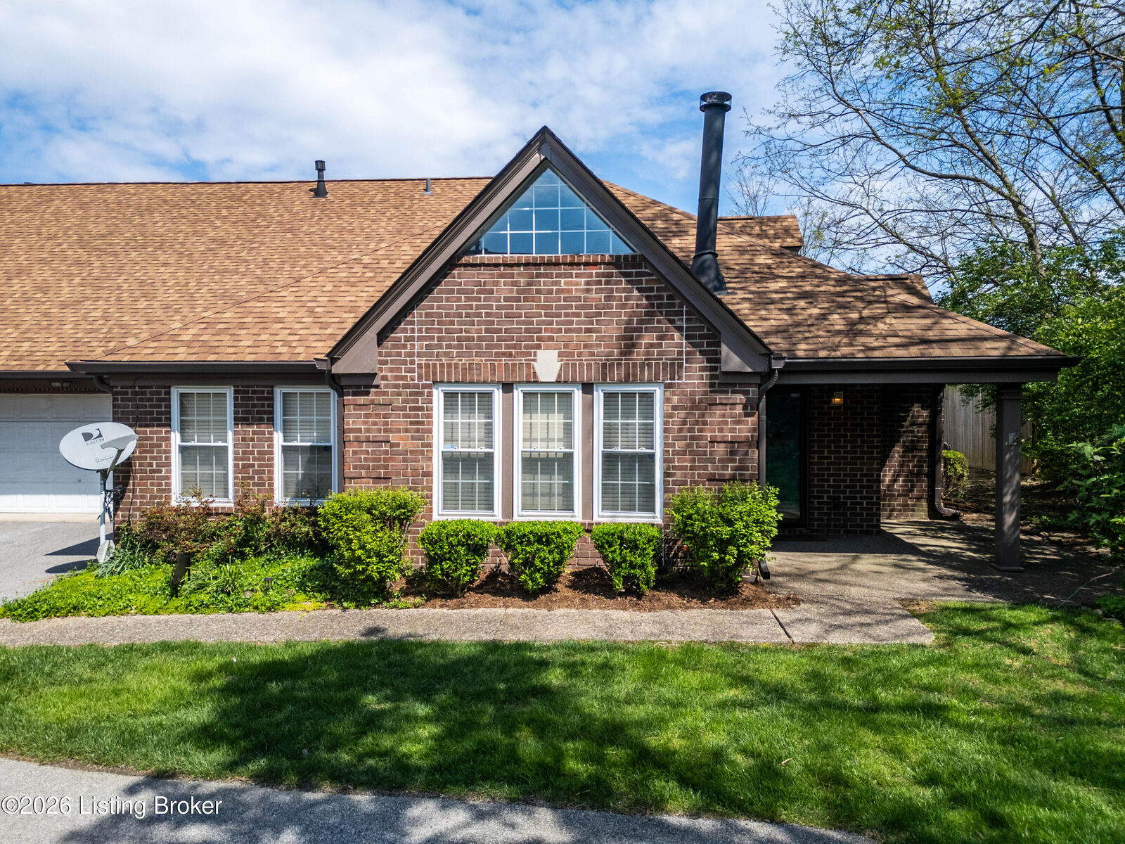 Property Photo: 1903 Eastbridge Ct 1903 KY 40223