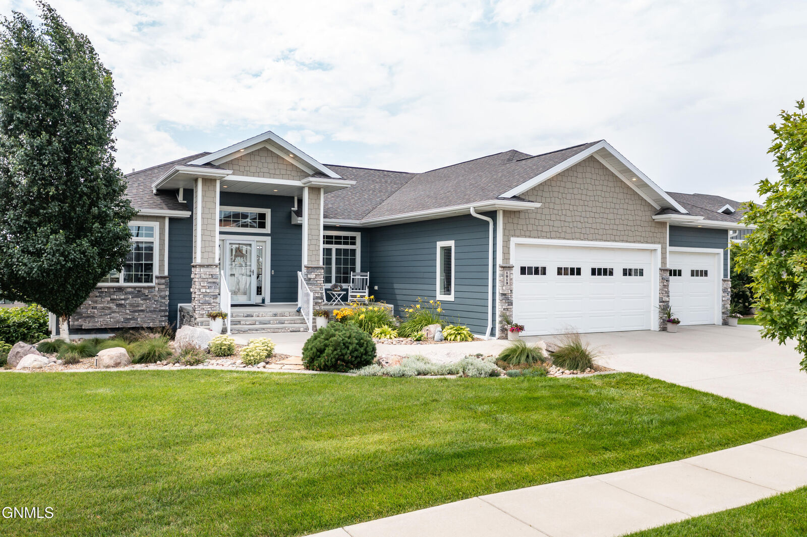 Property Photo: 1013 Limited Lane ND 58503