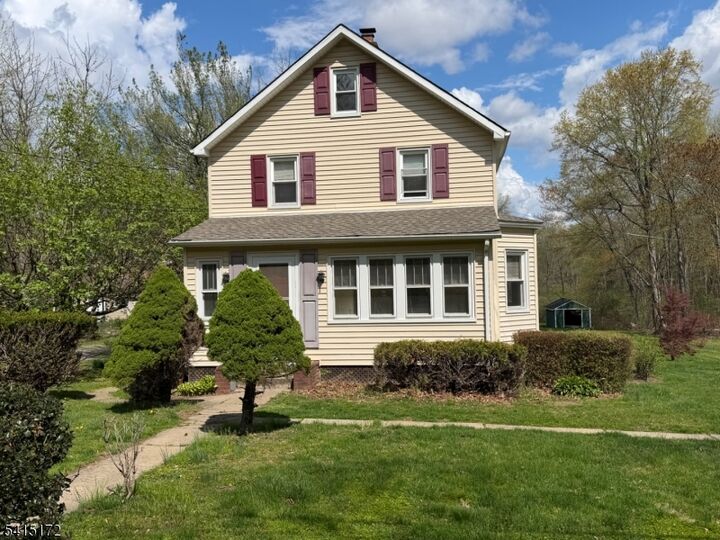 Property Photo:  10 Bellows Ln  NJ 07082 