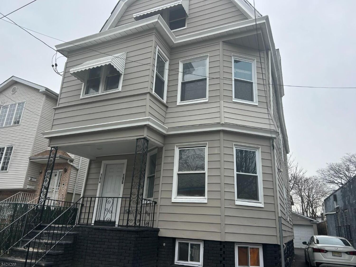 Property Photo:  194 Wainwright St 1  NJ 07112 