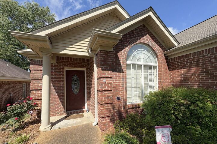 Property Photo:  516 Hummingbird Lane  MS 39759 