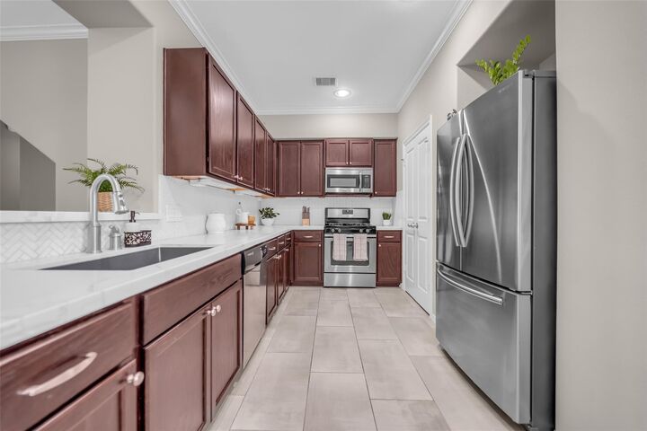 Property Photo:  8118 Stoneyway Drive  TX 77040 