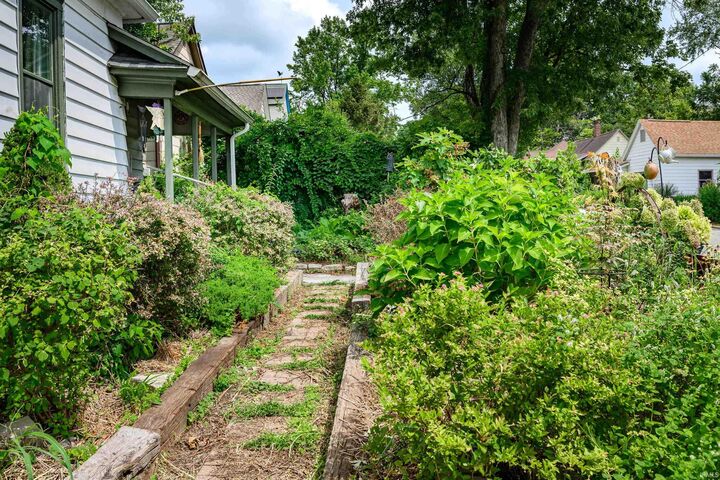 Property Photo:  830 W 7th Street  IN 47404 