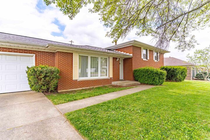 Property Photo: 309 Vista Drive IN 47620