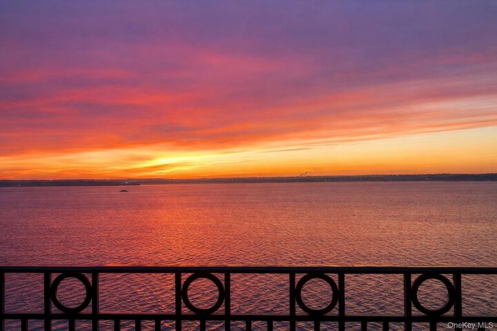 Property Photo:  1434 Outlook Avenue 3  NY 10465 