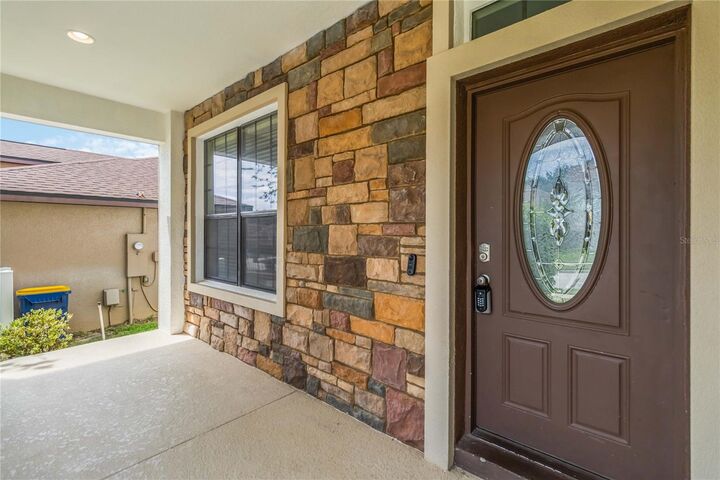 Property Photo:  911 Arbor Pointe Avenue  FL 34715 