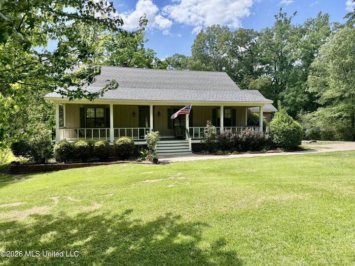 Property Photo:  215 Trace Circle  MS 39154 