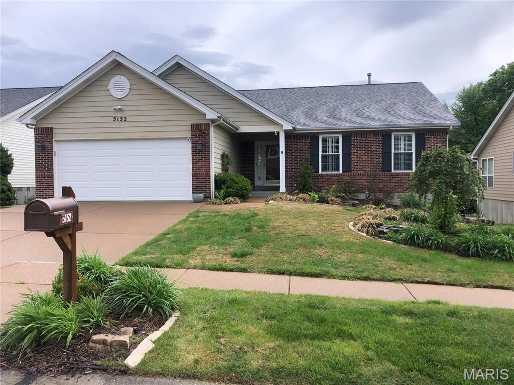 Property Photo:  5152 Kings Park Drive  MO 63129 