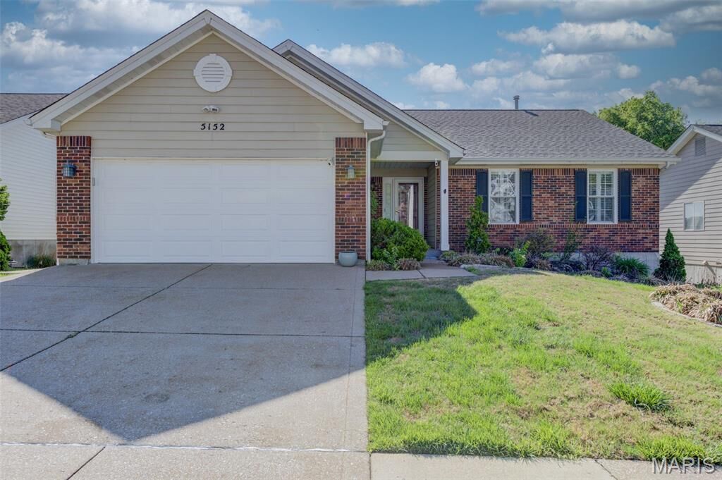Property Photo:  5152 Kings Park Drive  MO 63129 