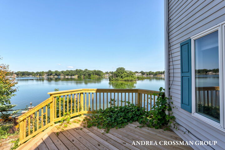 Property Photo: 567 Breezy Bluff Street MI 49015