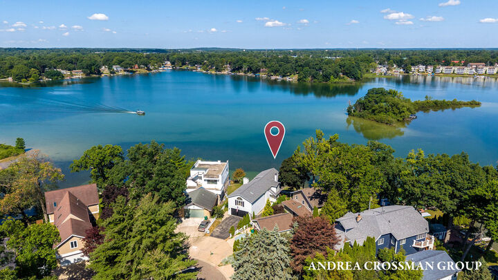 Property Photo:  567 Breezy Bluff Street  MI 49015 