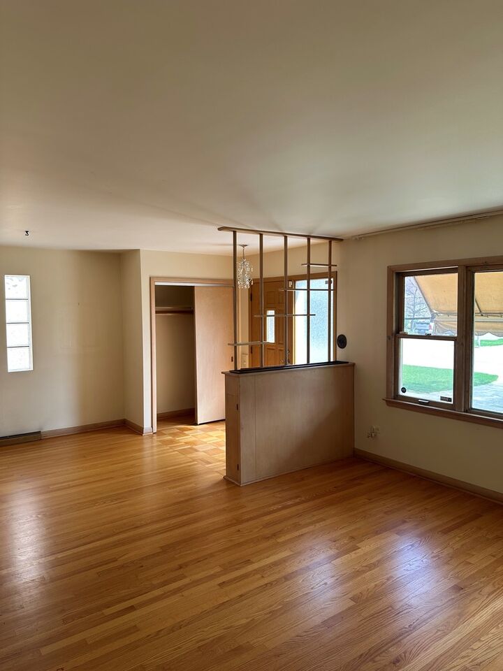 Property Photo:  5636 W Sunnyside Avenue  IL 60630 