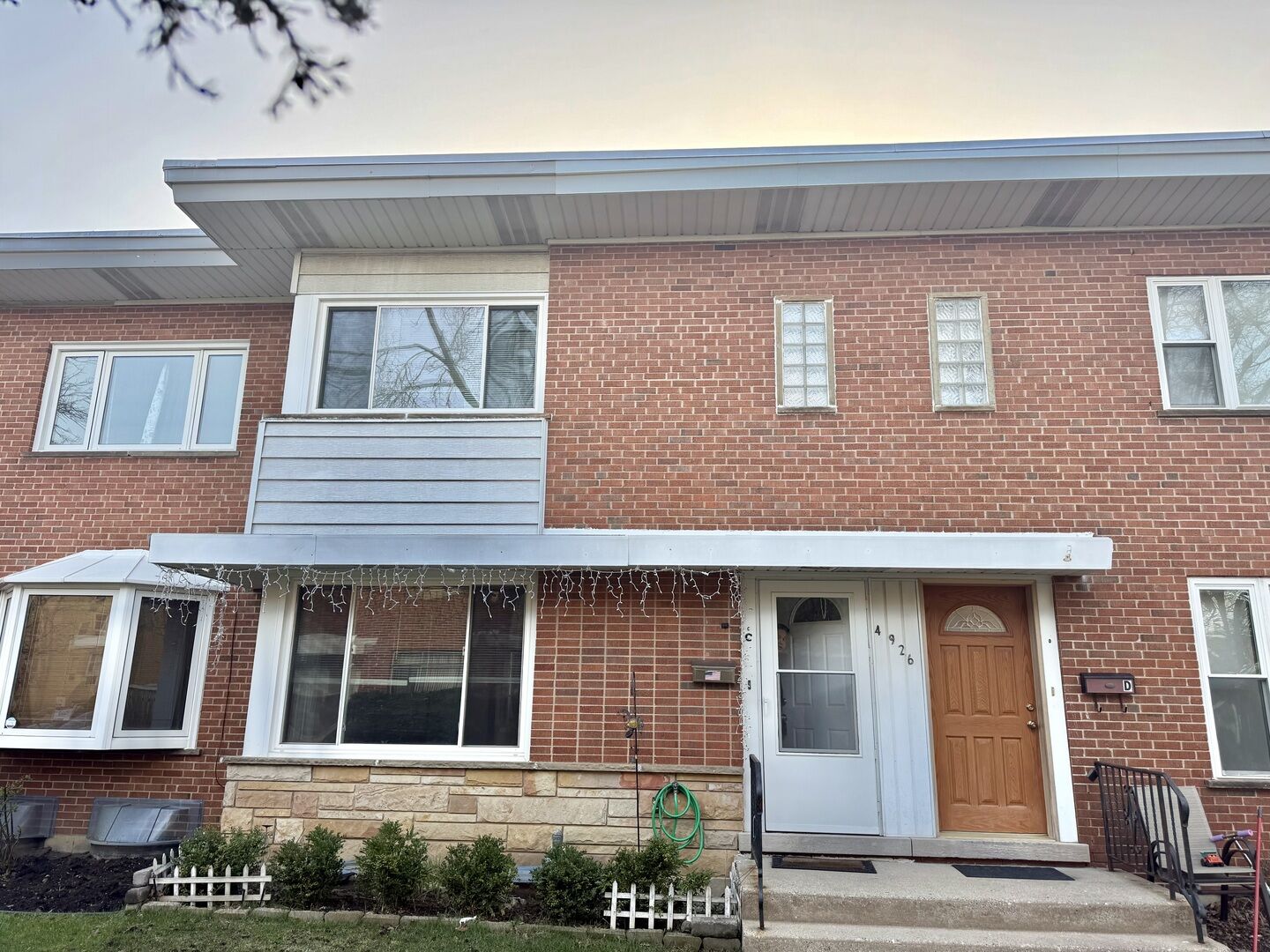 Property Photo:  4926 Crain Street C  IL 60077 