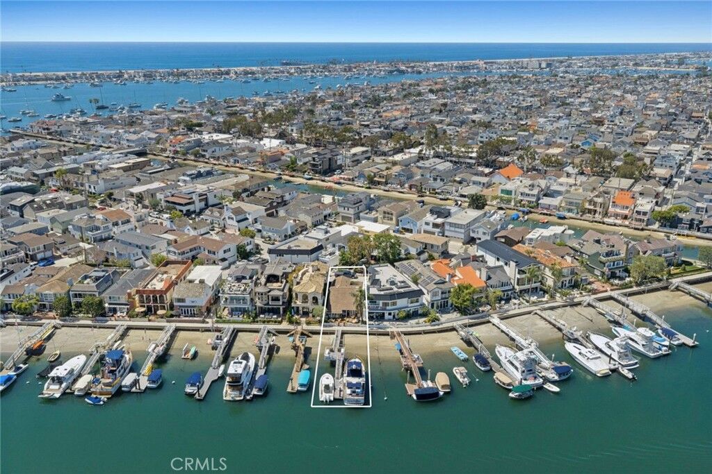 Property Photo:  323 E Bay Front  CA 92662 