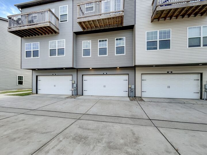 Property Photo:  304 Negri Ct NE  TN 37086 