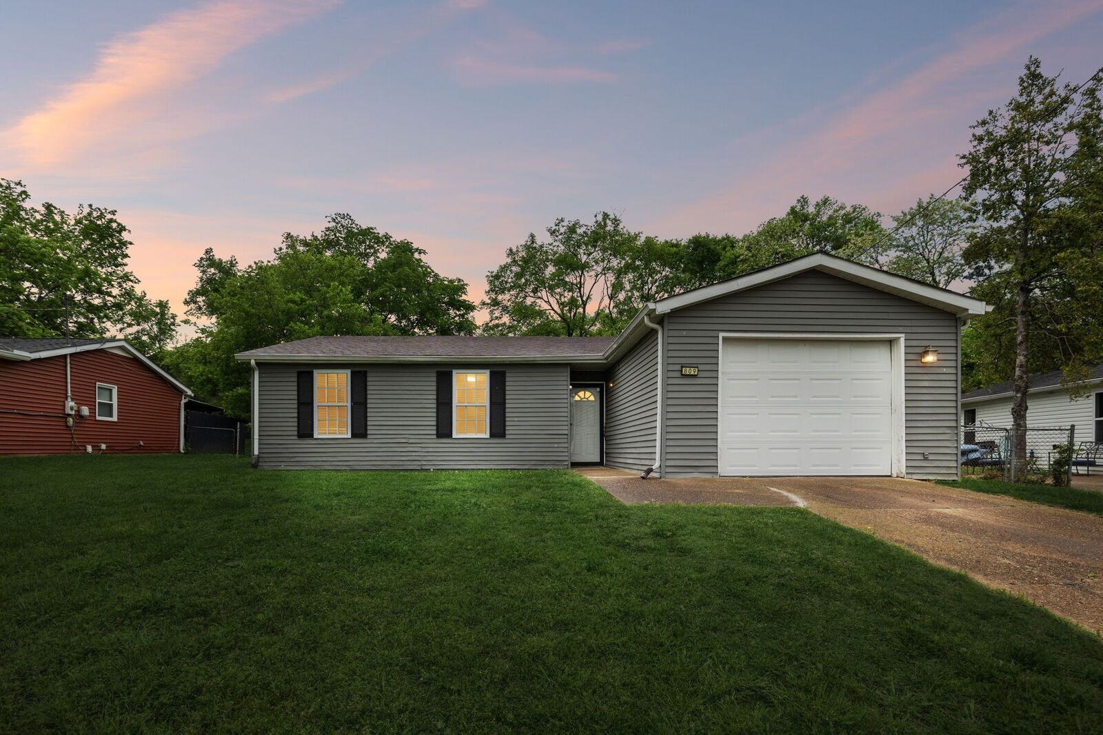 Property Photo:  809 Fawn Ln  TN 37115 