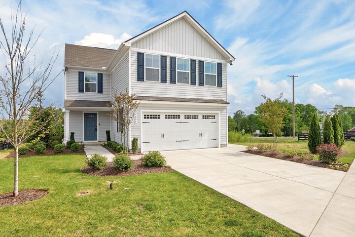 Property Photo:  3004 Red Fox Rdg  TN 37115 