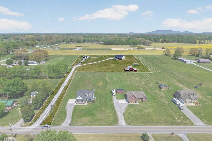 Property Photo:  168 Smokie Ln  TN 37190 