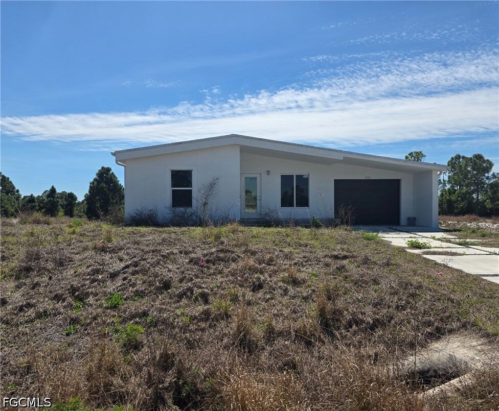 Property Photo:  2913 34th Street SW  FL 33976 