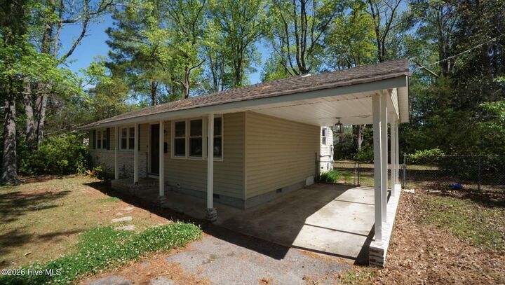 Property Photo:  1008 Hendricks Avenue  NC 28540 