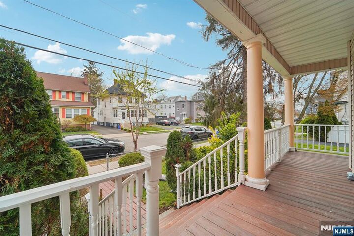 Property Photo:  50 Riggs Place  NJ 07052 