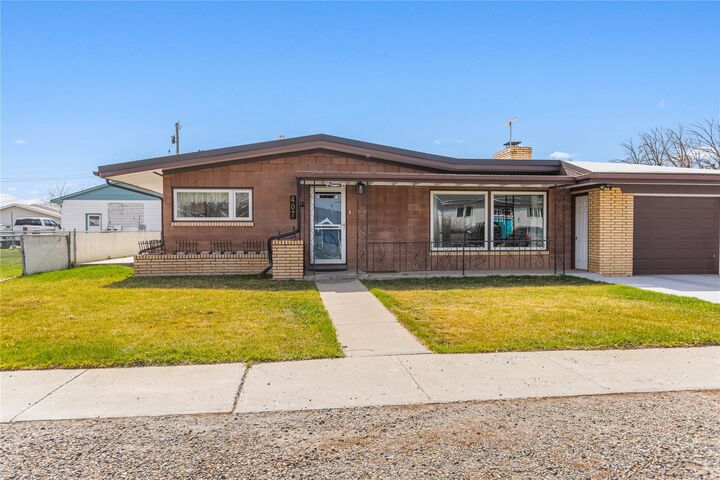 Property Photo:  407 E King Street  MT 59635 