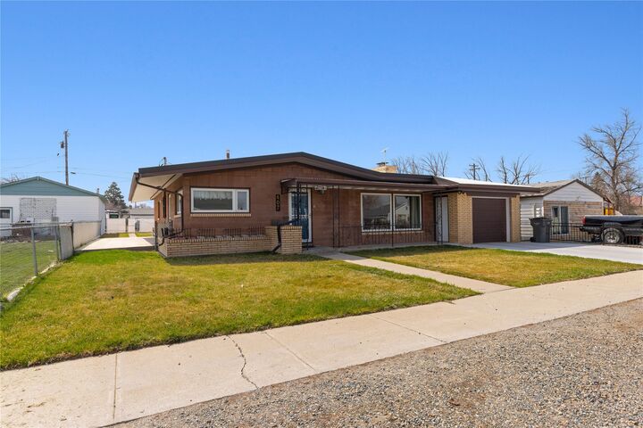 Property Photo:  407 E King Street  MT 59635 